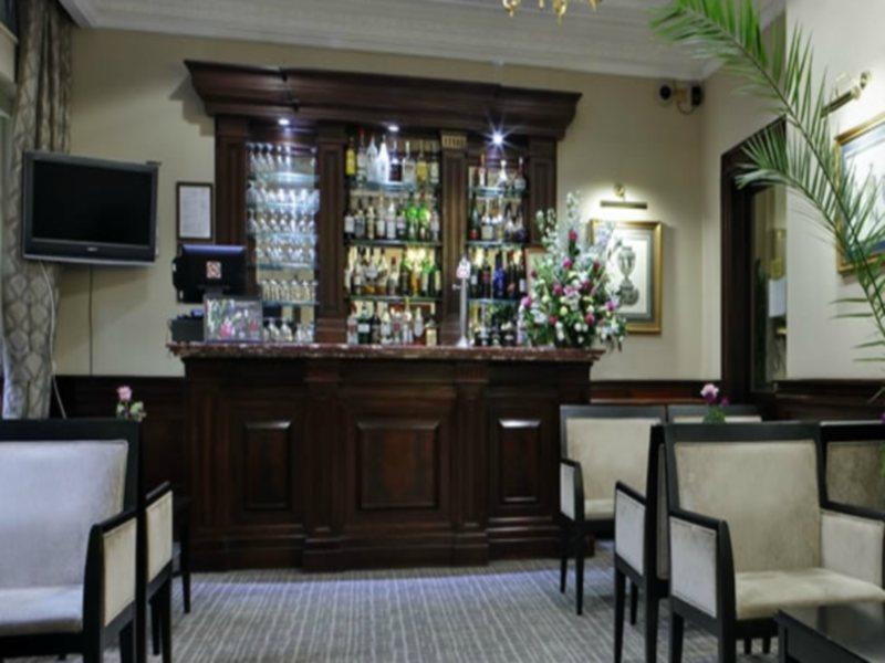Grange White Hall Londra